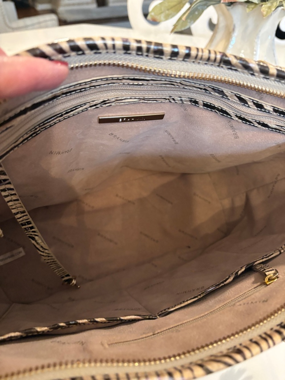 Brahmin Spirit Medium Asher - Picture 7 of 9